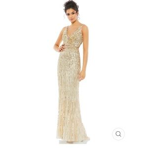 MAC DUGGAL SEQUIN EMBELLISHED ELEGANT SLEEVELESS EVENING GOWN